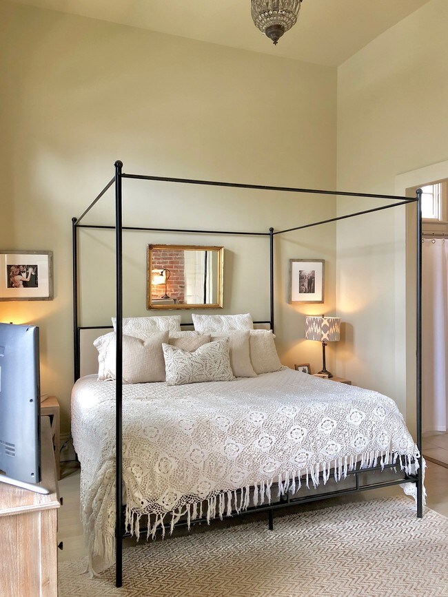 Photo - 1305 Peniston St Unidad 1305