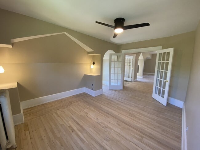 Photo - *Beautifully remodeled Historic 2 bed plus den Penthouse In Desirable Lowry Hill - Near Chain Of ... Unit 9