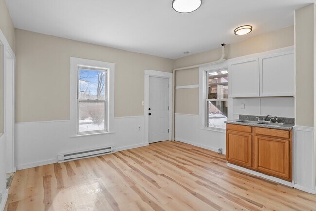8 Pine St Unidad 1 Left