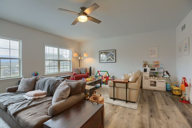 Photo - 4 bedroom townhome