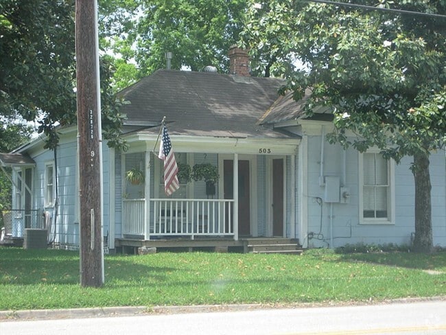 Building Photo - 503 Main St Rental