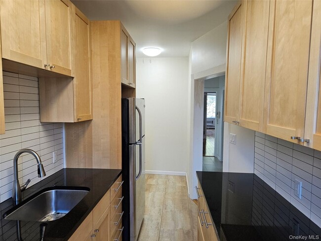 Photo - 48-29 40th St Unidad 2nd Floor