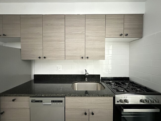 Photo - 6715 N California Ave Unit SG