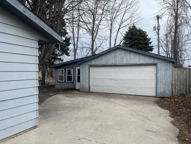 Photo - 1201-1203 S 35th St