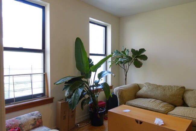 Building Photo - 86 Haven Ave