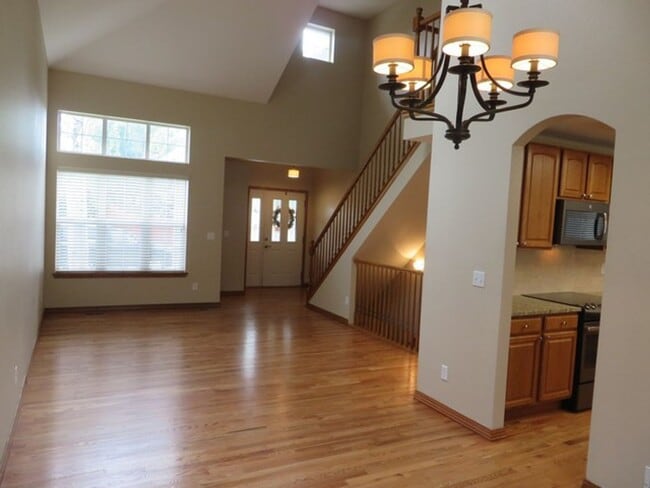 Photo - Spacious 5 bedroom home in Hunters Glen