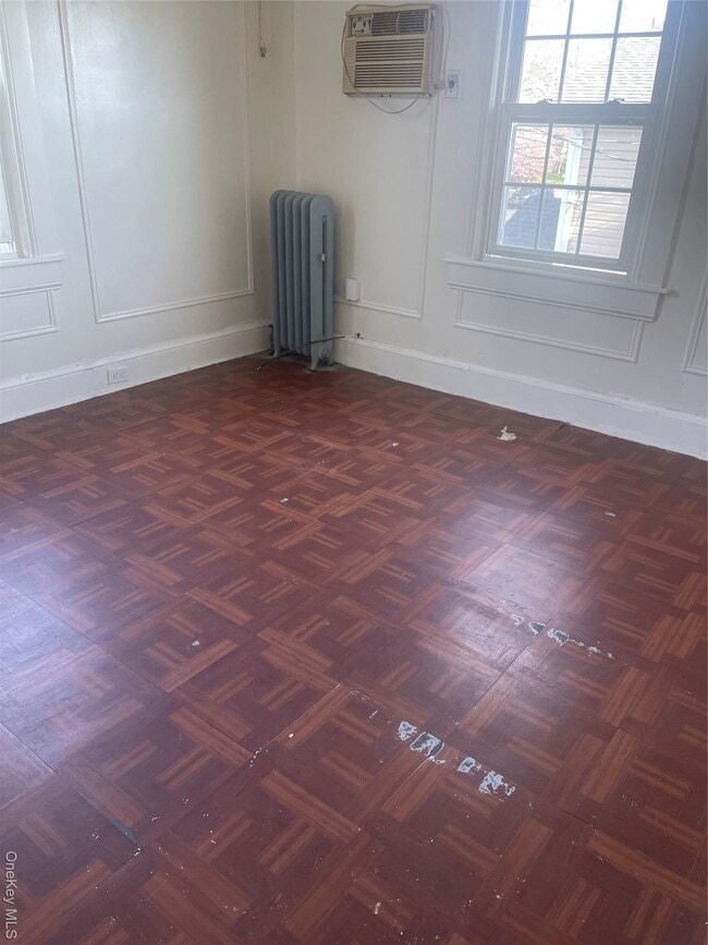 Photo - 87-16 260th St