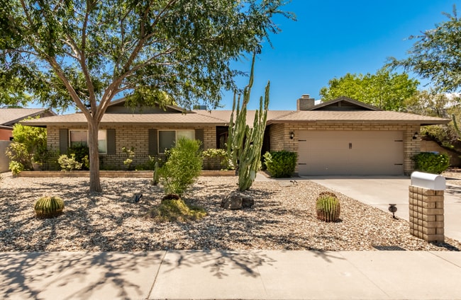 Building Photo - 2113 E Pebble Beach Dr