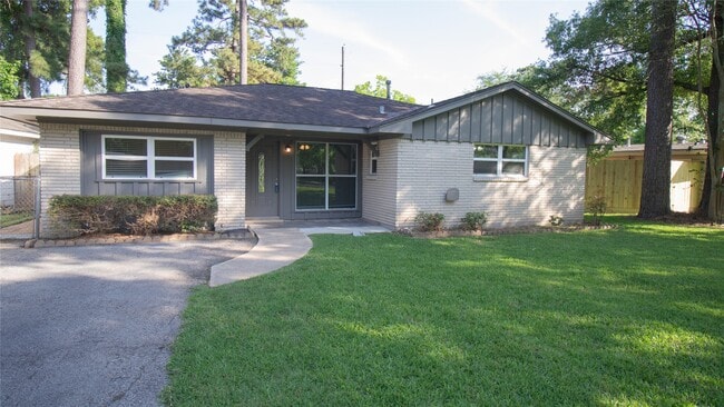 Building Photo - 322 Broad Ripple Dr