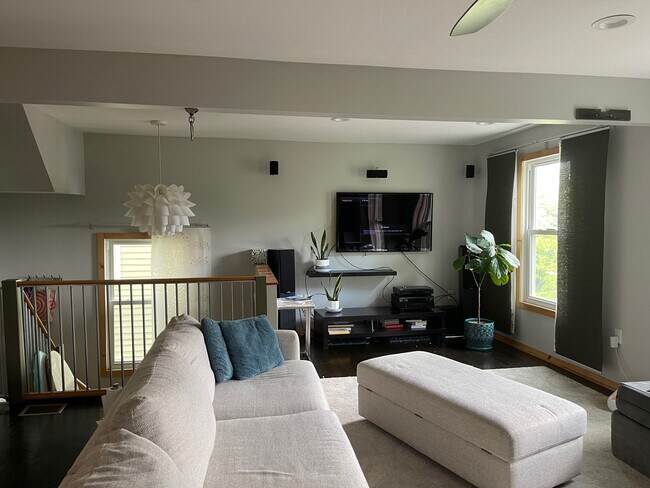 Photo - 152 Livingston St Unidad Second Floor Loft