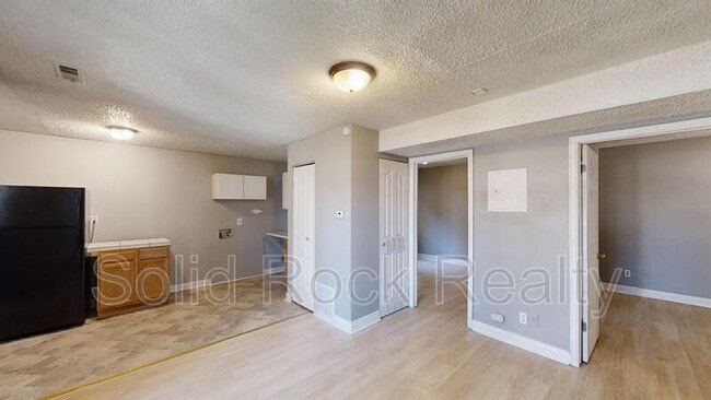 Photo - 714 E 3rd St Unit 1