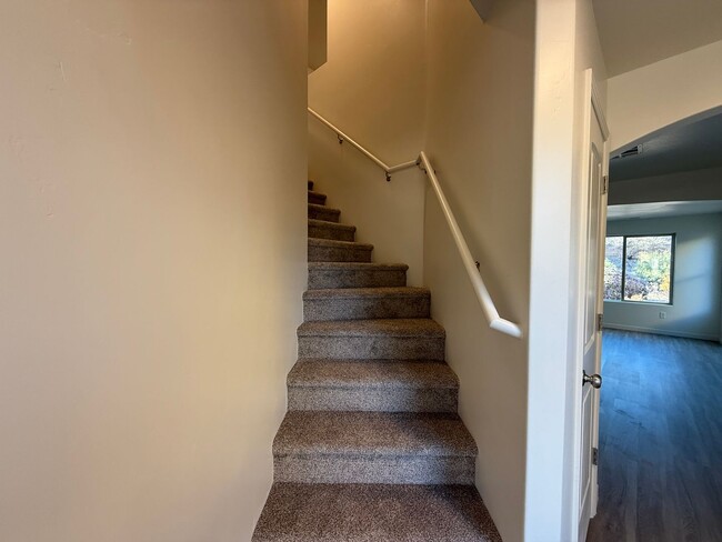 Photo - Remodeled Bluffview Townhome