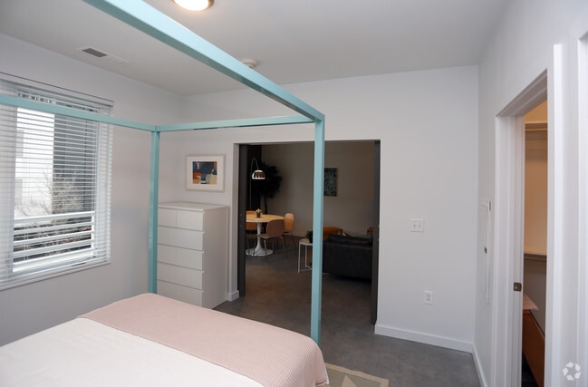 Bedroom/1BR, 1BA - 834 SF
