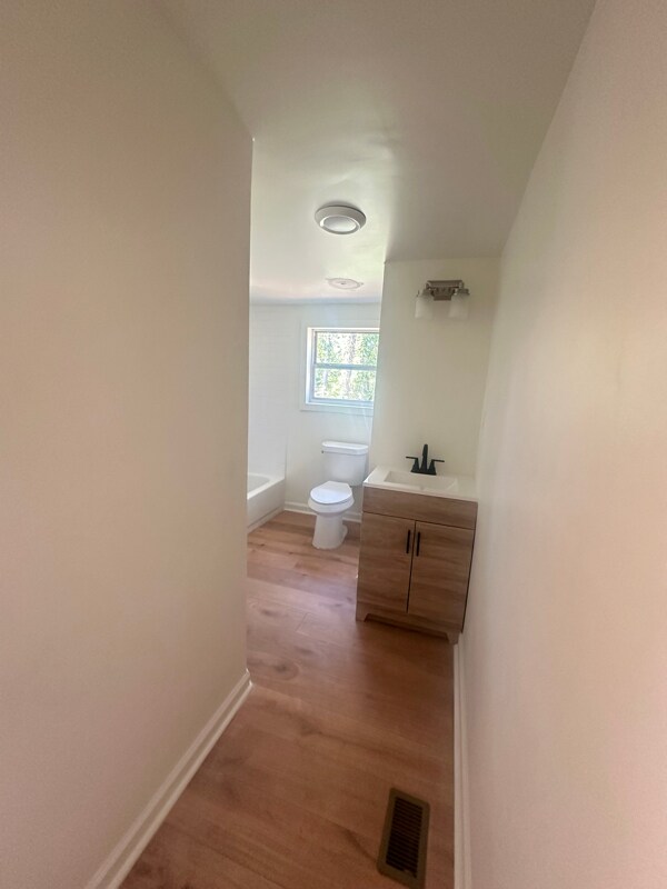 Photo - 308 Gamma St S