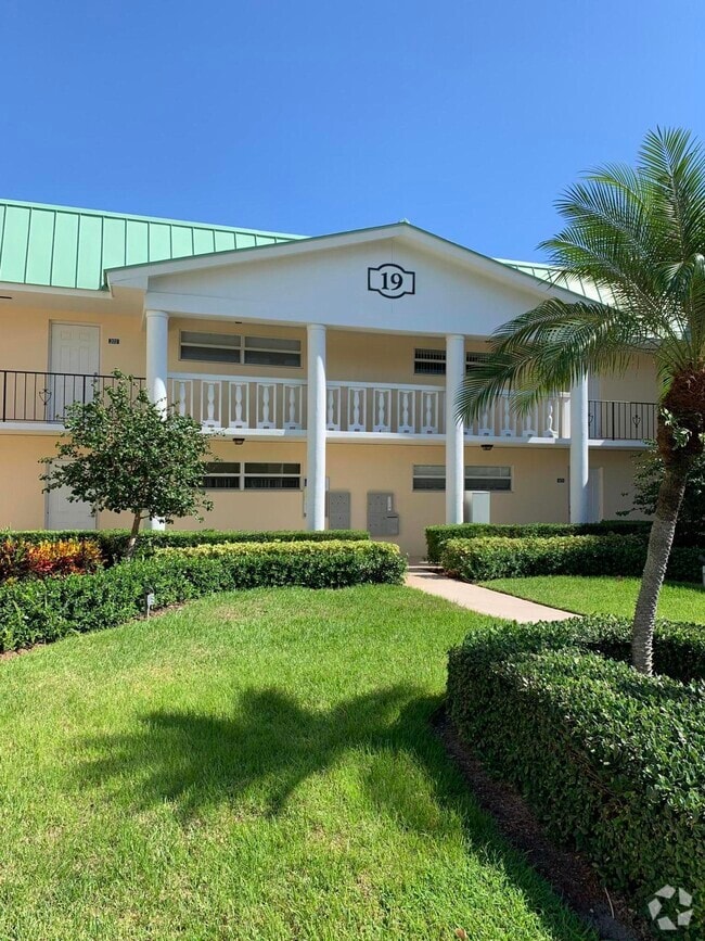 Building Photo - 19 Colonial Club Dr Unit 202 Rental