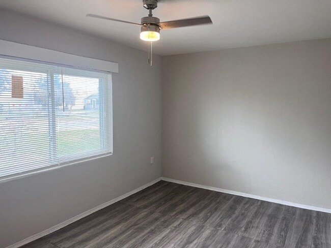 Photo - 1040 Avondale Ave