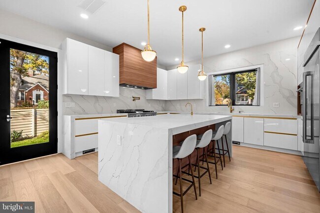 Photo - 4246 15th St N