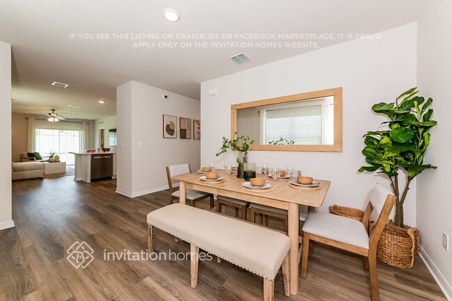 8048 Majestic Palms Ct