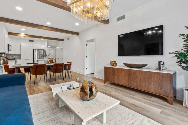 Photo - 346 Peters St SW Unit ID1296613P