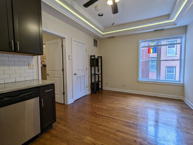 Photo - 850 W Cornelia Ave Unit 853-3S