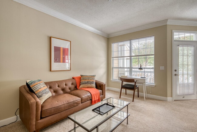 Building Photo - 1449 Main St Unit FL2-ID4524A