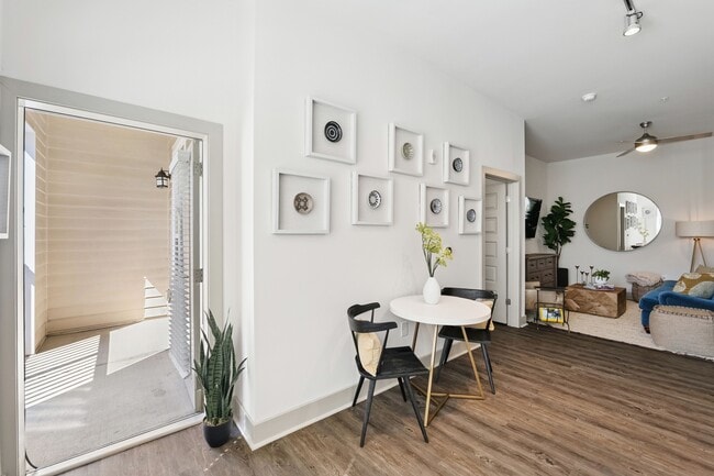 Photo - Lincoln at Dilworth