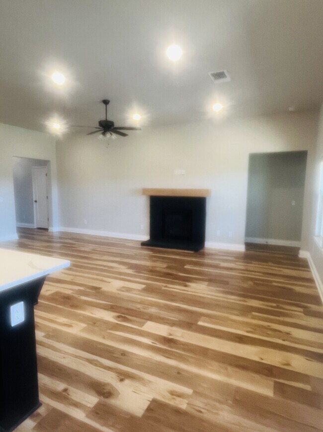 Photo - 8605 Ricard Dr