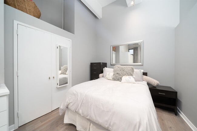 Building Photo - 1500 Washington St Unit 8T