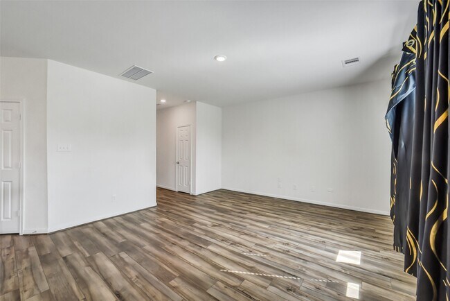 Photo - 2844 Grand Anse Dr