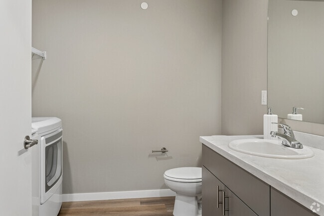 2BR, 1BA - 830SF - Secondary Bathroom - Sagebrush Flats