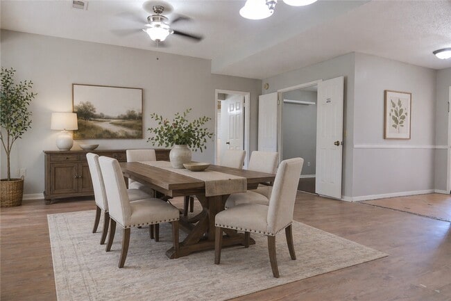 Photo - 7507 Sunny Oaks Way