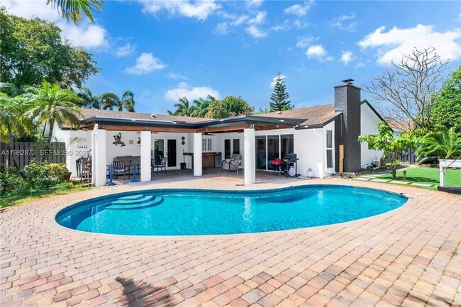 Building Photo - 2616 NW 7th Ave