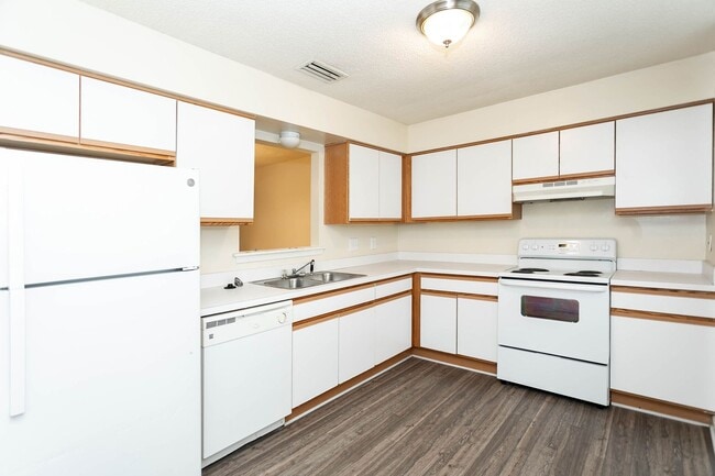 Photo - Don't miss the chance to call this Virgini... Casa Adosada