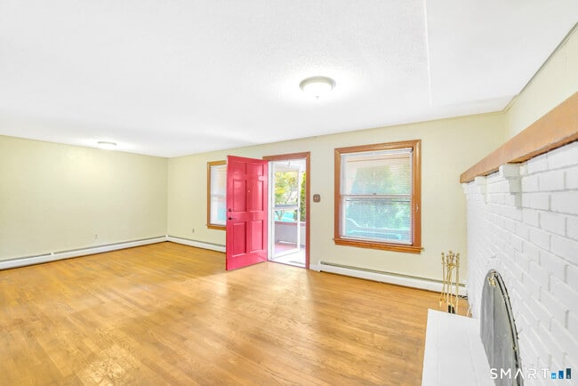 Photo - 616 Willow St