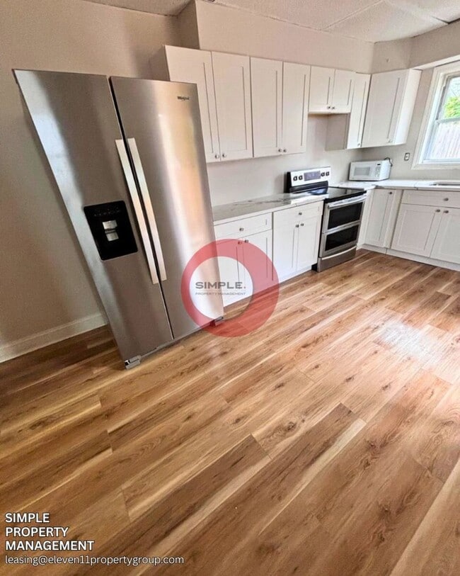 Massive 5 bedroom 1 bath house with fence ... - Massive 5 bedroom 1 bath house with fence ...