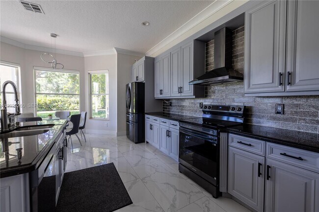 Photo - 8904 Maple Hill Ct