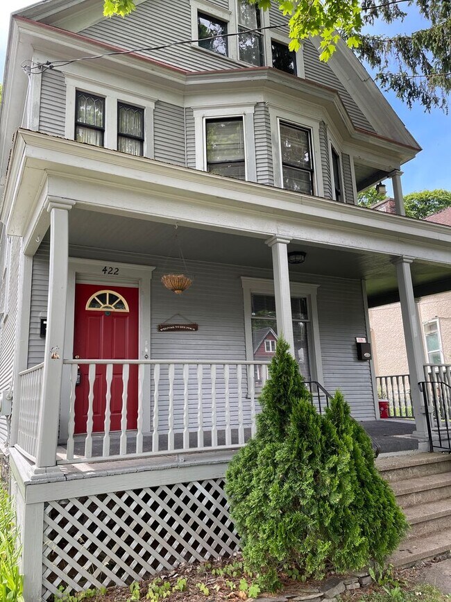 420-422 Douglas Street