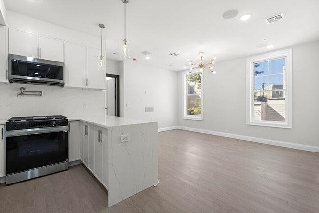 Photo - 131 Clifton Pl