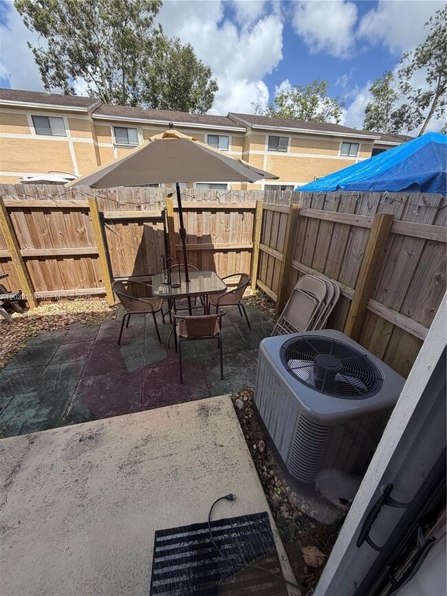Photo - 9495 Palm Cir N Unit 9495