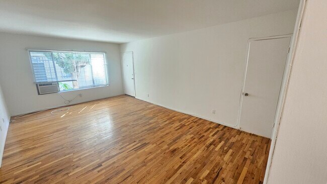 Photo - 618 Hayworth Ave Unit 3