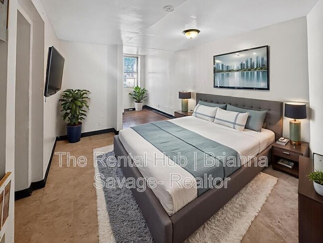 Building Photo - 4 Van Cortlandt Park Ave Unit BN