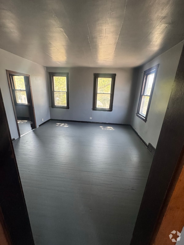 Building Photo - 1065 E 66th St Rental