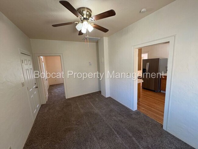 Photo - 117 E Adams St