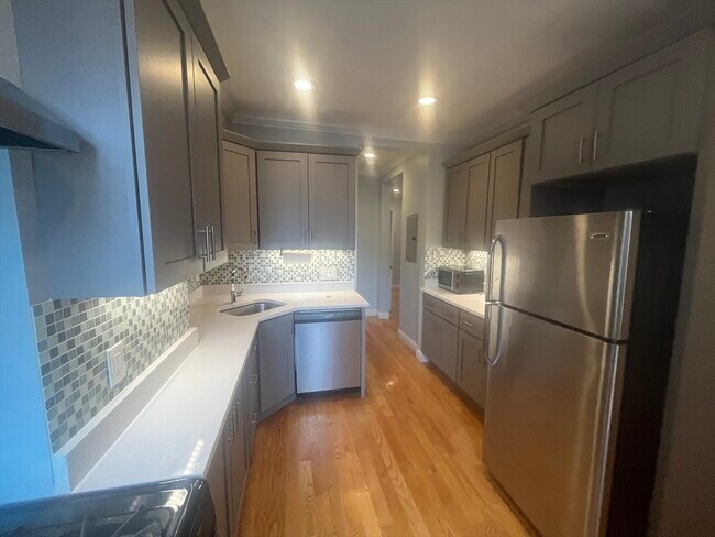 Building Photo - 841 Dorchester Ave Unit 2 Rental