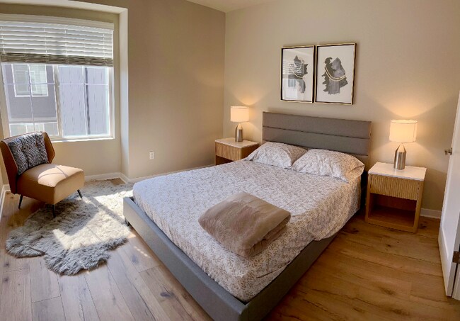 Building Photo - 15423 Admiralty Way Rental