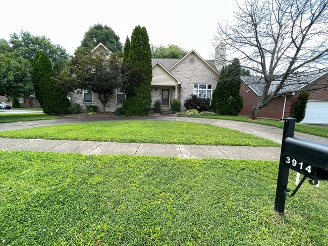 Building Photo - 3914 Stone Hollow Dr