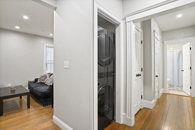 Photo - 17 Howes St Unit 1