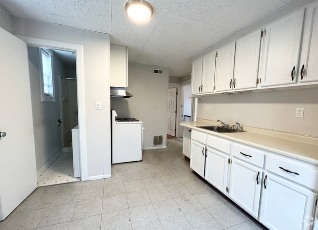 Building Photo - 107 Buttonwood St Unit 3 Rental