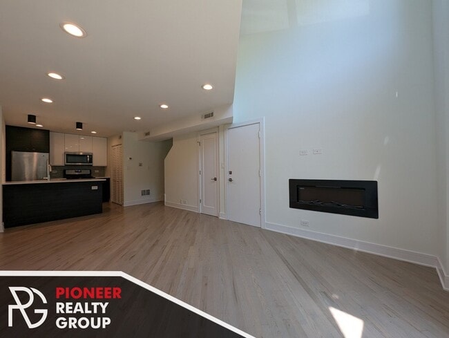 Photo - 853 W Grace St Unit 2