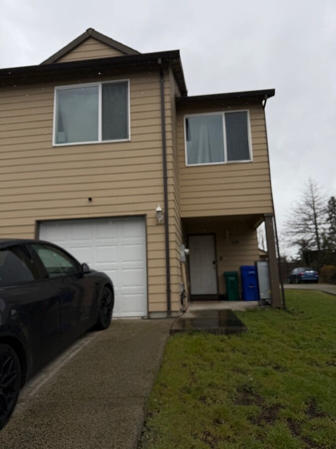 Photo - 16461 NE Russell St